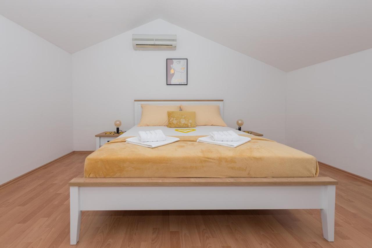 Deluxe 3 Bedroom Apartment With Sea View Baska Voda Ngoại thất bức ảnh